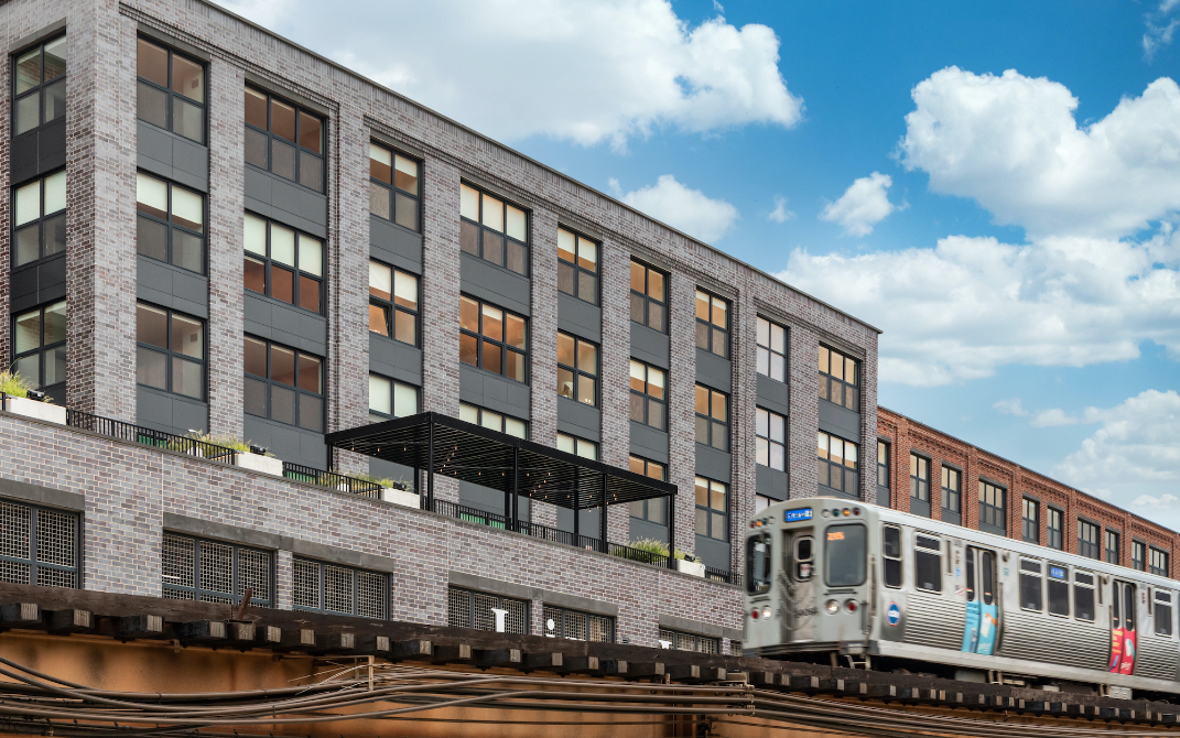 Close proximity to train access near Logan Apartments in Logan Square Chicago in Chicago